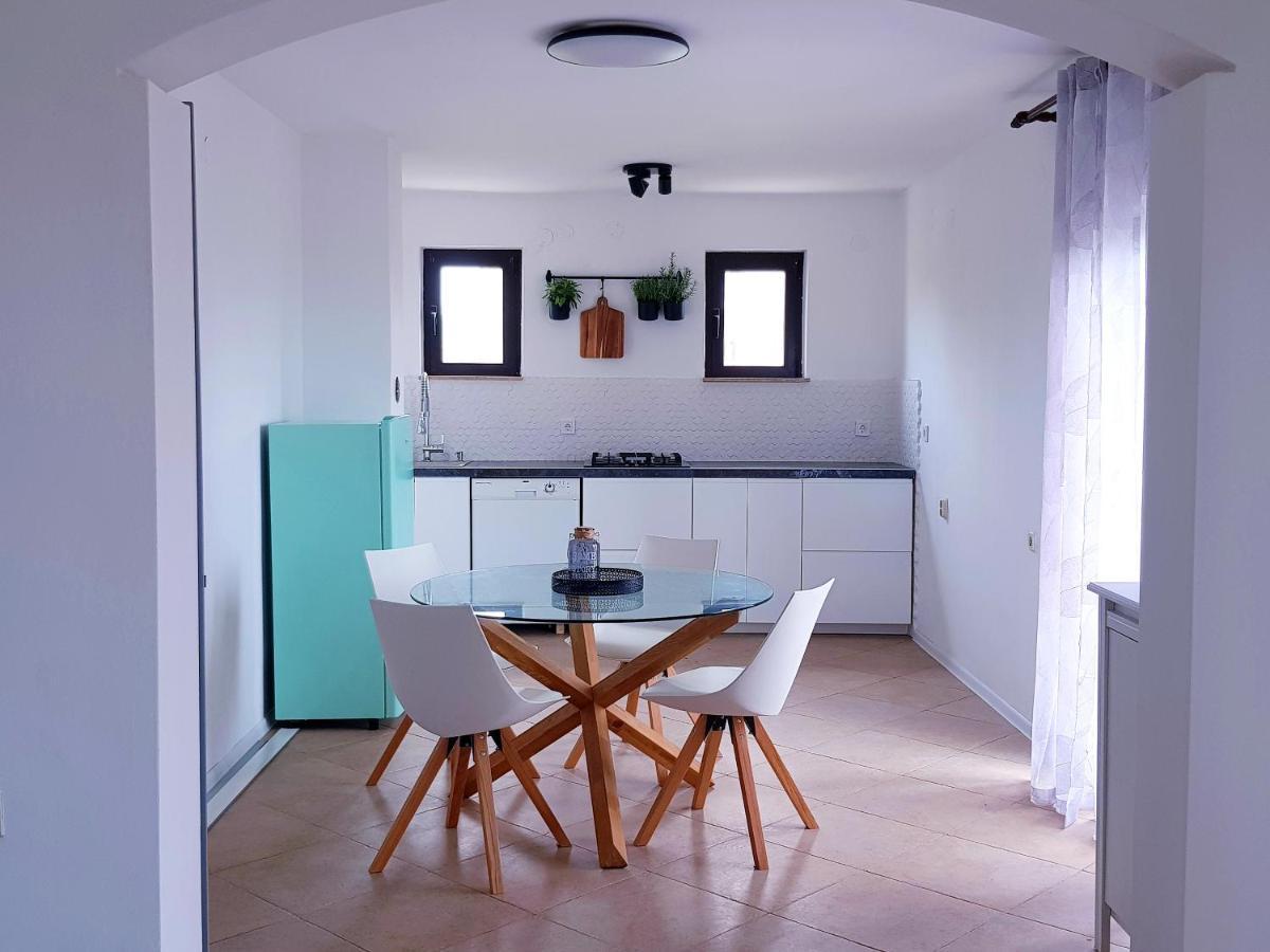 روفينج Apartment Sea View المظهر الخارجي الصورة
