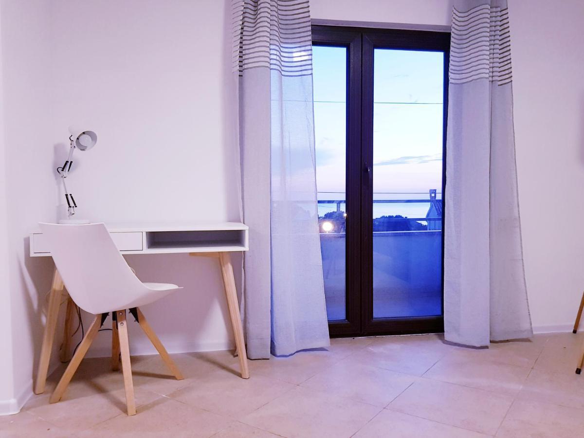 روفينج Apartment Sea View المظهر الخارجي الصورة